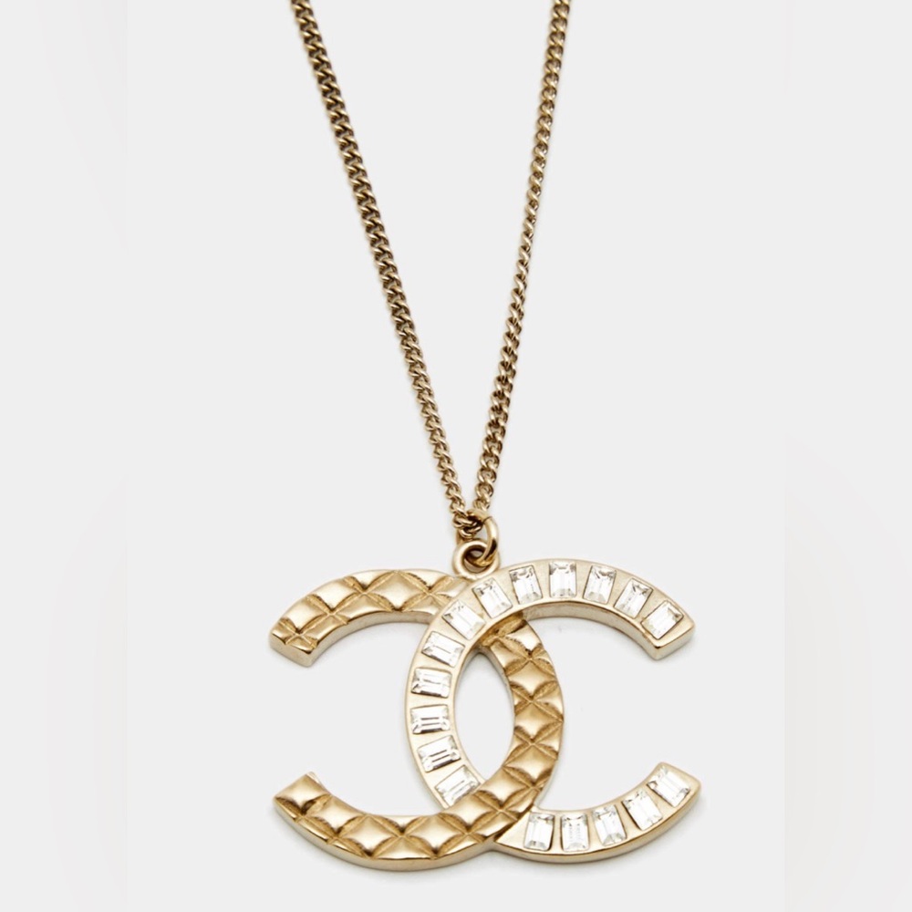 👑 Chanel Gold Baguette Crystal CC Pendant Necklace